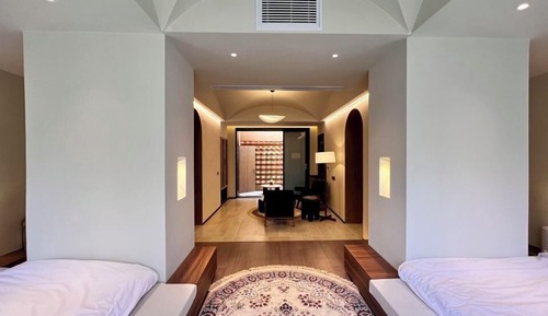 Luxury Studio, Courtyard View