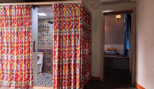 Basic Suite, Courtyard View