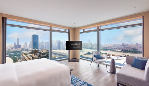 Suite, 1 King Bed, River View