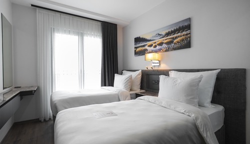 Suite, 2 Twin Beds, Kitchen, Sea View