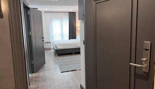 Suite, 1 King Bed, Accessible, Kitchen (Walk-in Shower)