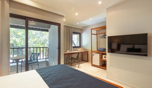 Superior Suite, Private Bathroom, Pool View