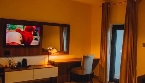 Luxury Suite, Balcony, City View
