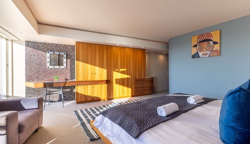 Deluxe Suite with Sea View 3