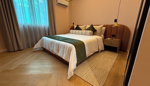 Junior Suite, Jetted Tub