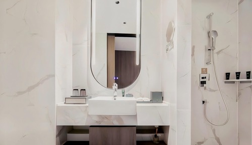 Basic Single Room, Lake View
