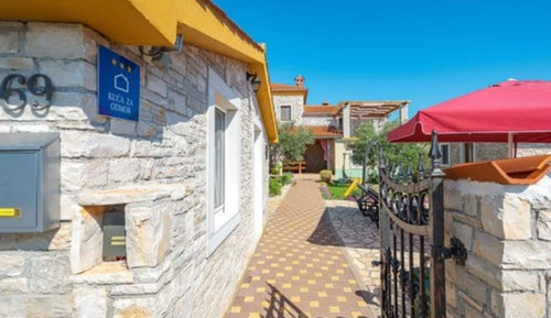 House (Holiday Home Luna)