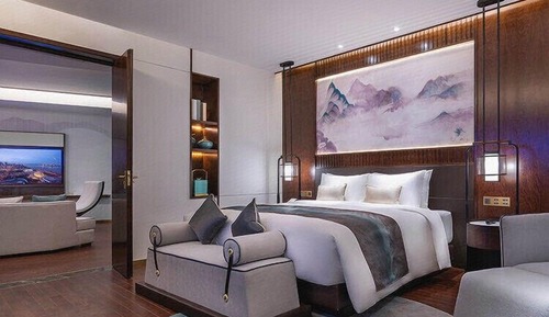 Executive Suite, City View