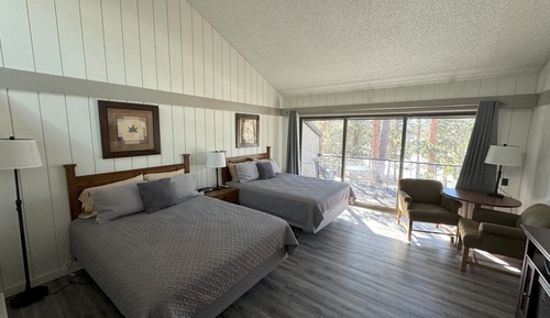 Standard Cabin, 2 Queen Beds, Patio, Hill View