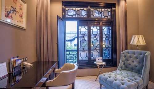 Deluxe Double Room, 1 King Bed, Housekeeping, Courtyard View