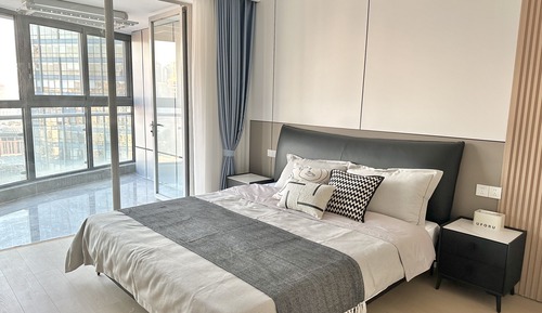Superior Apartment, Canal View