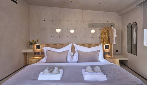 Deluxe Suite, Pool View