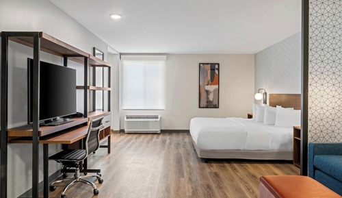 Suite, 1 King Bed, Accessible, Non Smoking