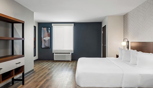 Suite, 1 Queen Bed, Accessible, Non Smoking