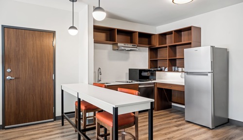 Suite, 1 King Bed, Roll-in Shower, Non Smoking