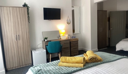 Family Room, 1 King Bed with Sofa bed