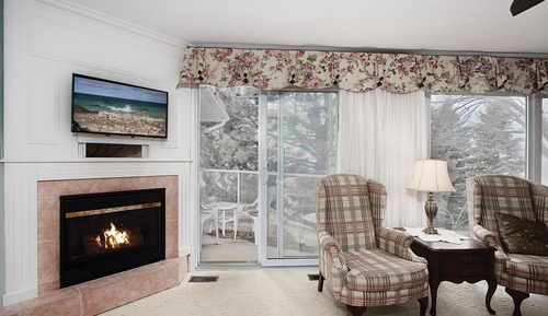 Deluxe Room, Balcony, Lake View