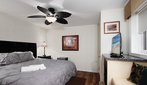 Comfort Room, Lake View
