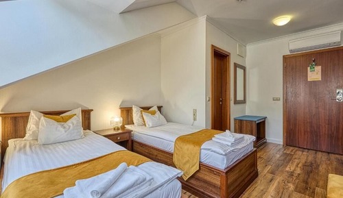 Standard Double Room, 2 Twin Beds