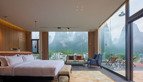 Luxury Double Room, 1 King Bed, Balcony, Mountain View