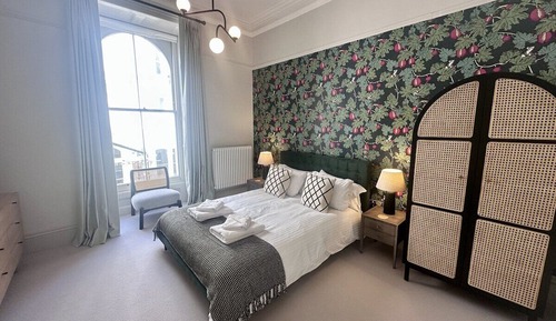 House (1 Bedroom)
