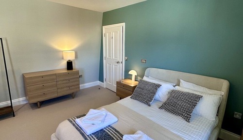 Apartment (3 Bedrooms)