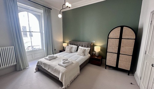 House (1 Bedroom)