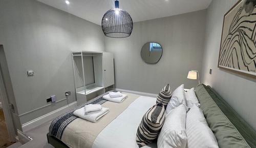 House (1 Bedroom)