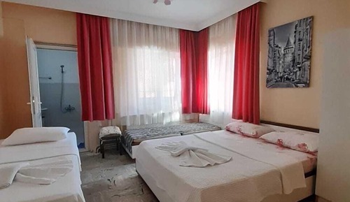 Economy Quadruple Room, Garden View