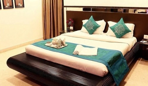 Basic Suite, City View