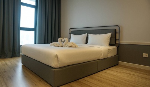 Premier Apartment, 2 Bedrooms, Balcony, City View