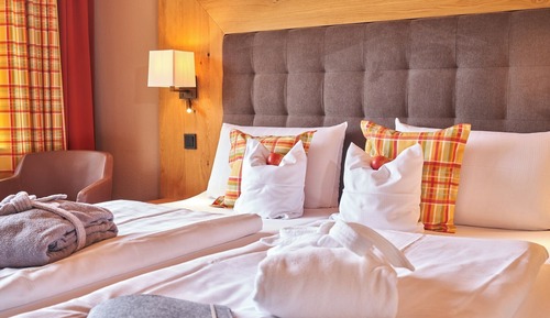 Standard Double Room, Balcony, Garden View