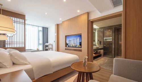 Deluxe Double Room, Courtyard View