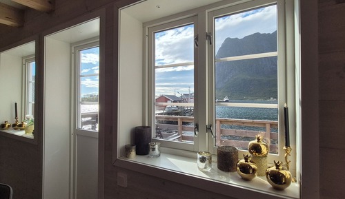 Deluxe Cabin no.2, 4 Bedrooms, Mountain View