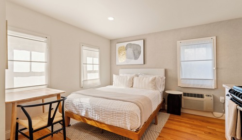 Deluxe Studio Suite
