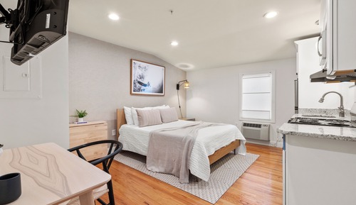 Deluxe Studio Suite
