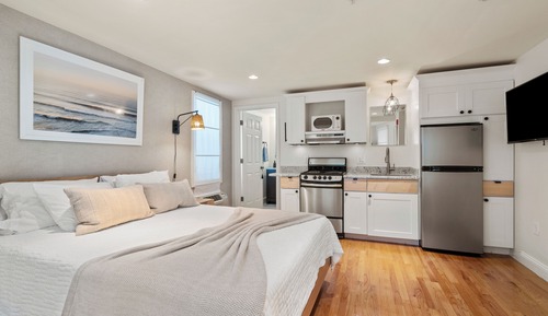 Deluxe Studio Suite
