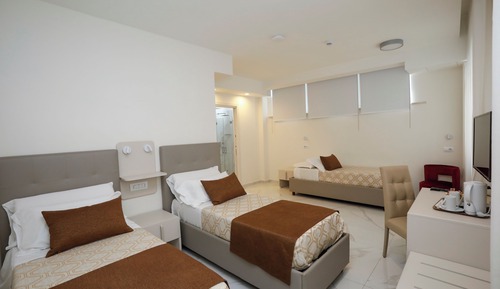 Comfort Triple Room
