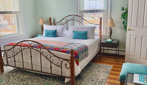 Classic Room, 1 King Bed, Partial Ocean View