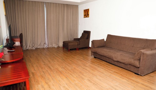 City Apartment, 1 King Bed