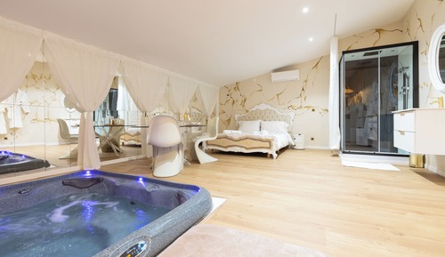 Comfort Suite, 1 Queen Bed, Non Smoking