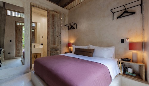 Classic Room, Courtyard Area