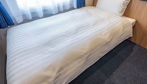 Wide Space Single Room, Smoking
