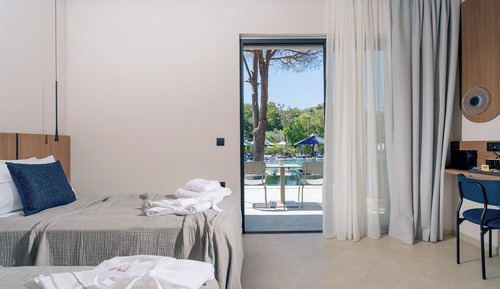 Superior Double or Twin Room, Pool Access, Garden View