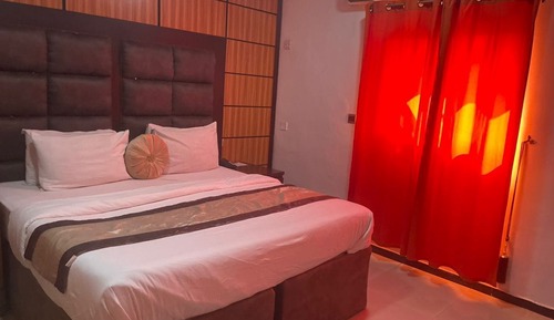 Suite, City View