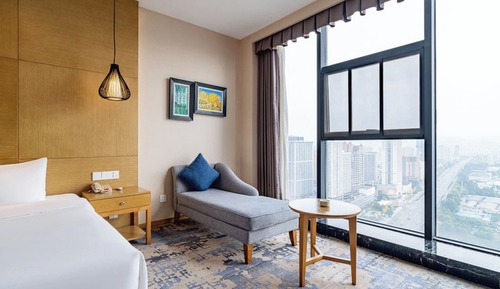 Comfort Room, City View