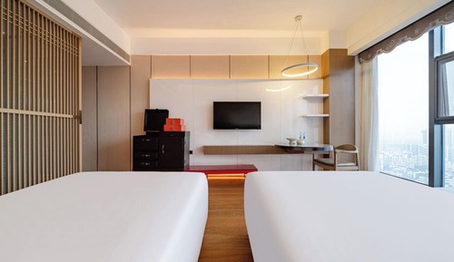 Superior Twin Room, City View