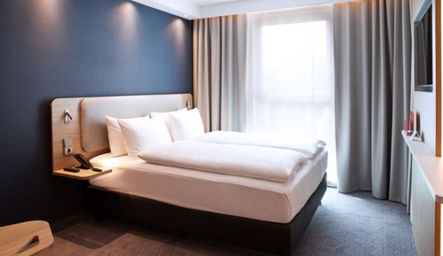 Standard Room, 1 Queen Bed, Accessible