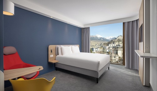 Standard Room, 1 Queen Bed, Mountain View