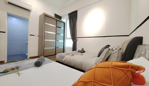Family Penthouse, 5 Bedrooms, Balcony, Pool View